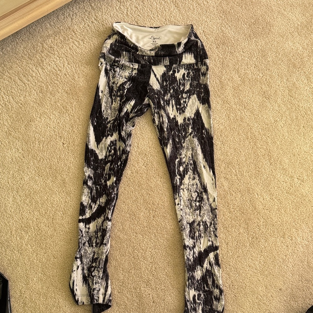 Lysse Black and White Patterned Leggings